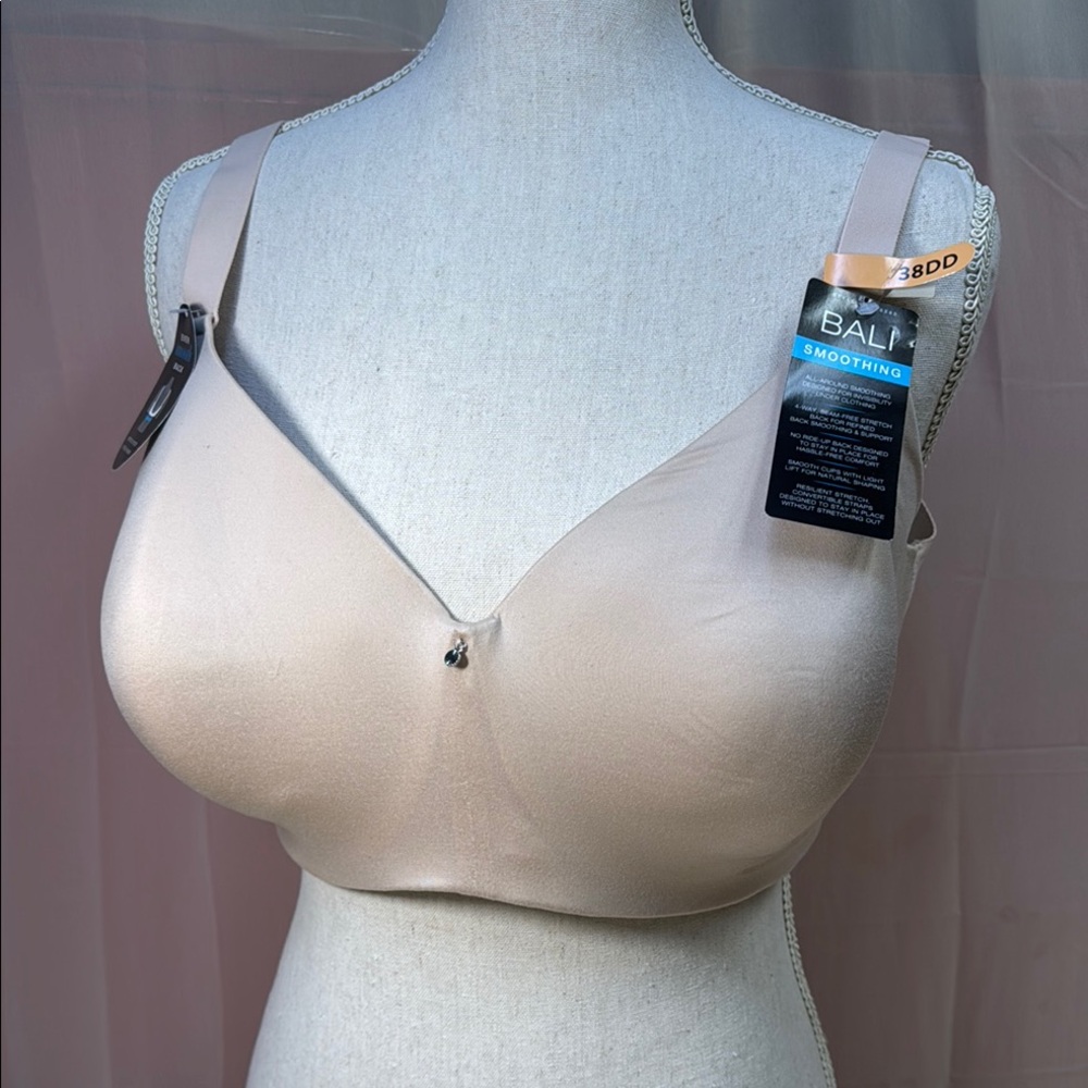 Bali Perfectly Smoothing 4-way seam-free stretch convertible straps 38DD